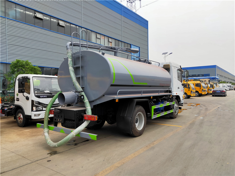 東風(fēng)牌10方12方吸糞車(chē)